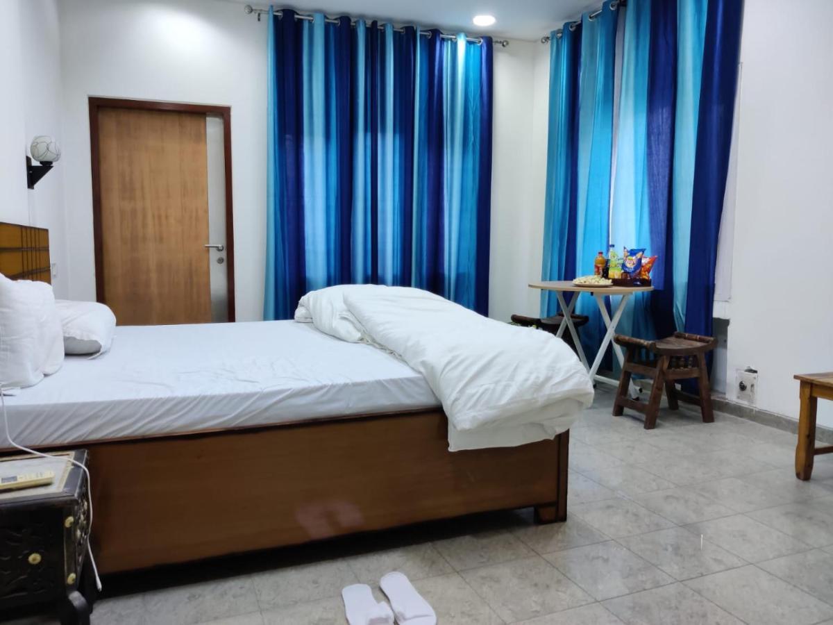 A Sleepy Fox Hostel Ню Делхи Екстериор снимка