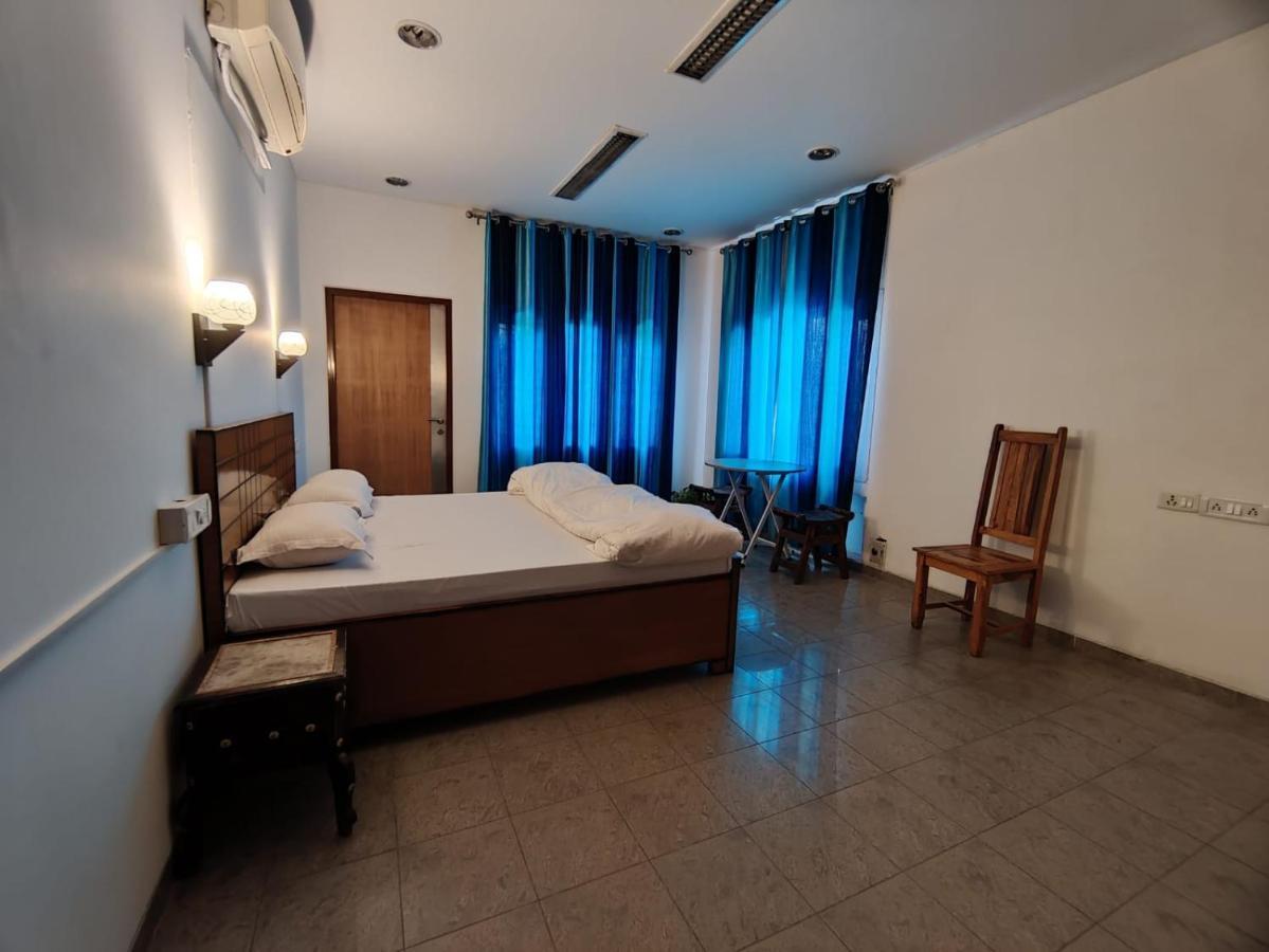 A Sleepy Fox Hostel Ню Делхи Екстериор снимка