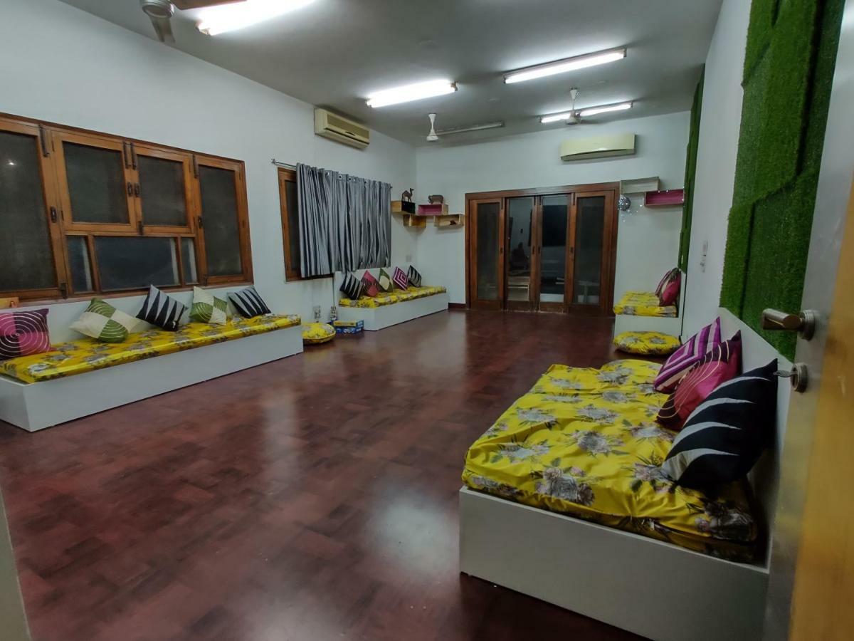 A Sleepy Fox Hostel Ню Делхи Екстериор снимка